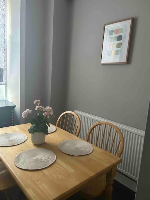 Large 2 Bedroom, Ground Floor Flat, Close To City Edynburg Zewnętrze zdjęcie